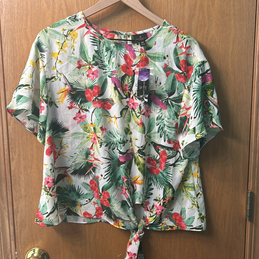 Worthington floral top white NWT PM Short Sleeve Tie Front Relaxed Blouse